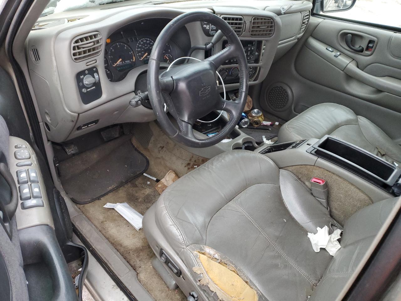 2002 Chevrolet Blazer - Image 8