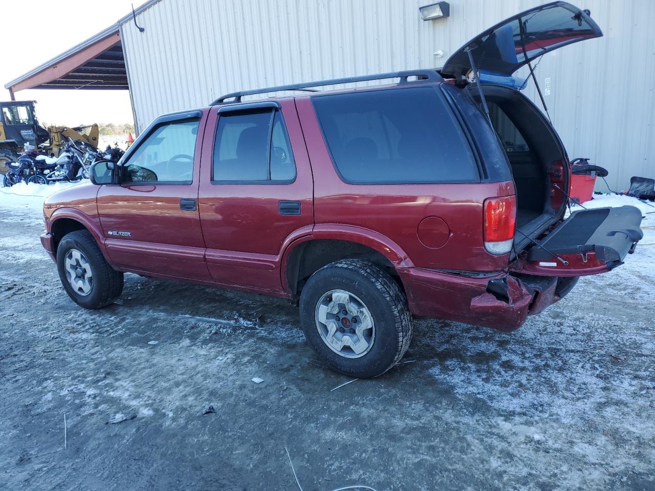 2004 Chevrolet Blazer - Image 2