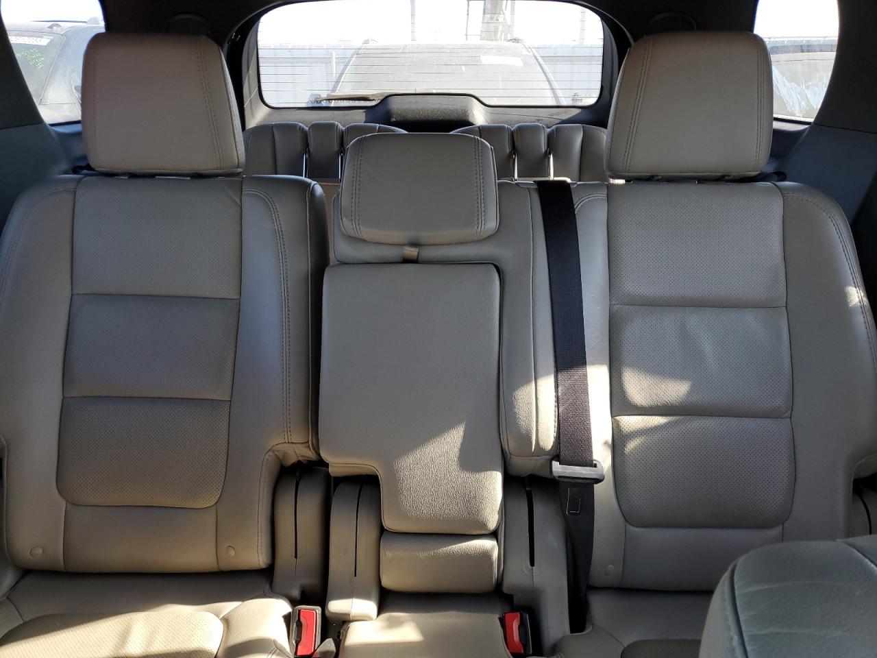 2014 Ford Explorer - Image 10