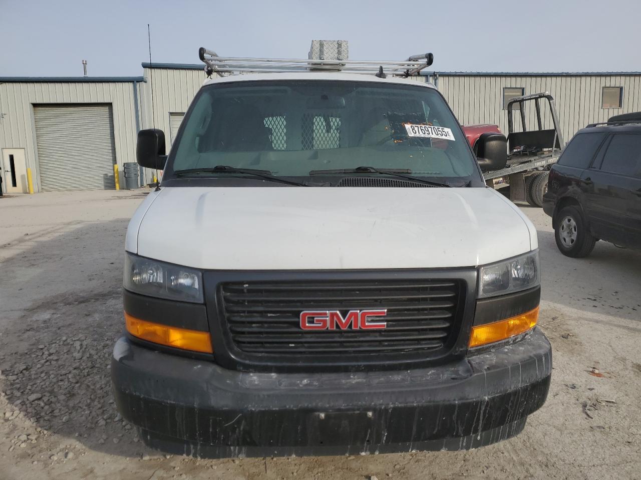 2018 GMC Savana - Image 5
