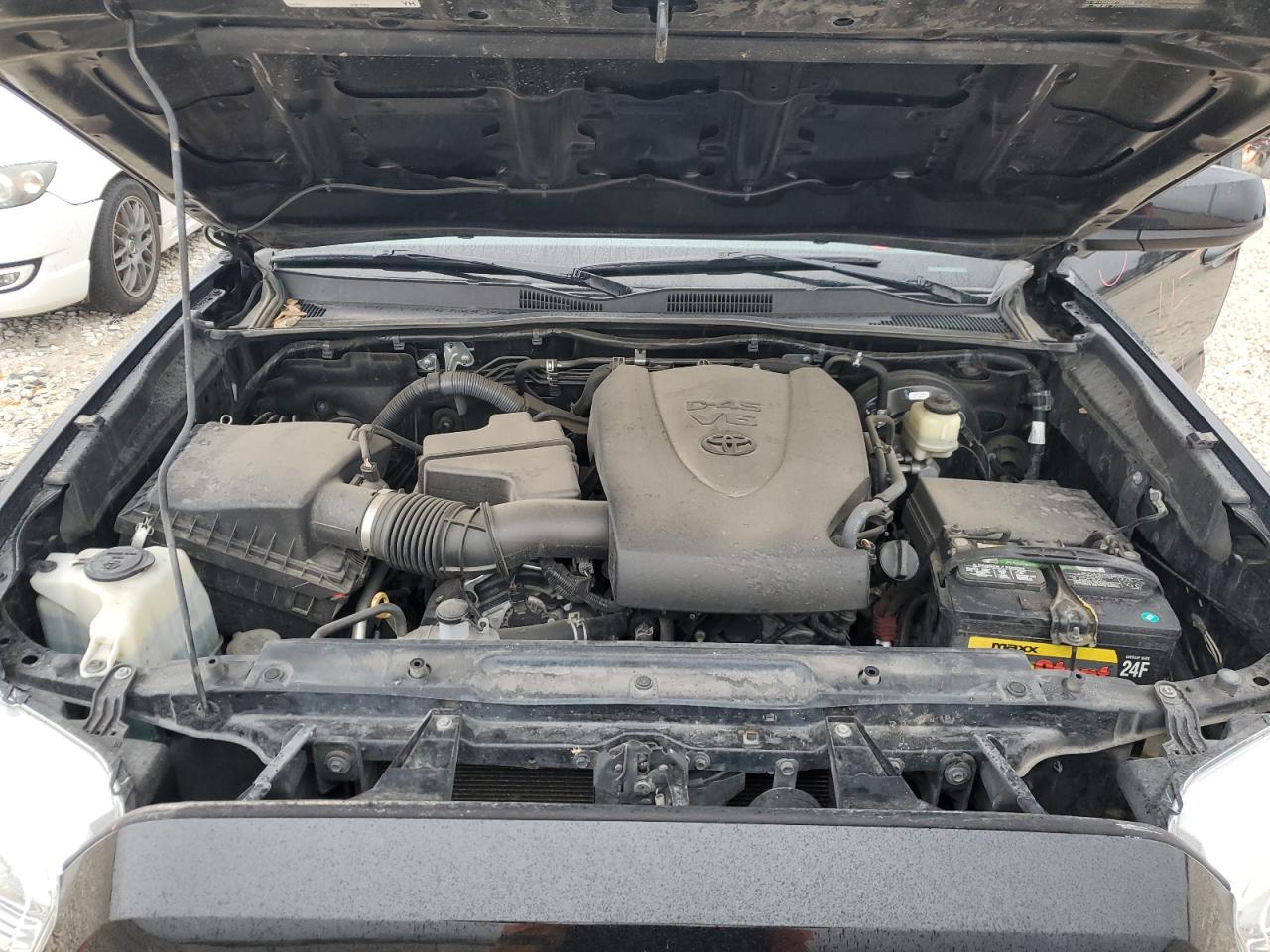 2016 Toyota Tacoma - Image 11