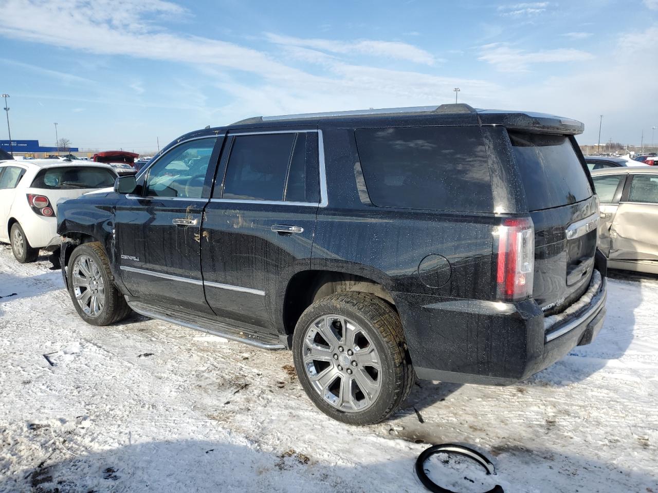 2015 GMC Yukon - Image 2