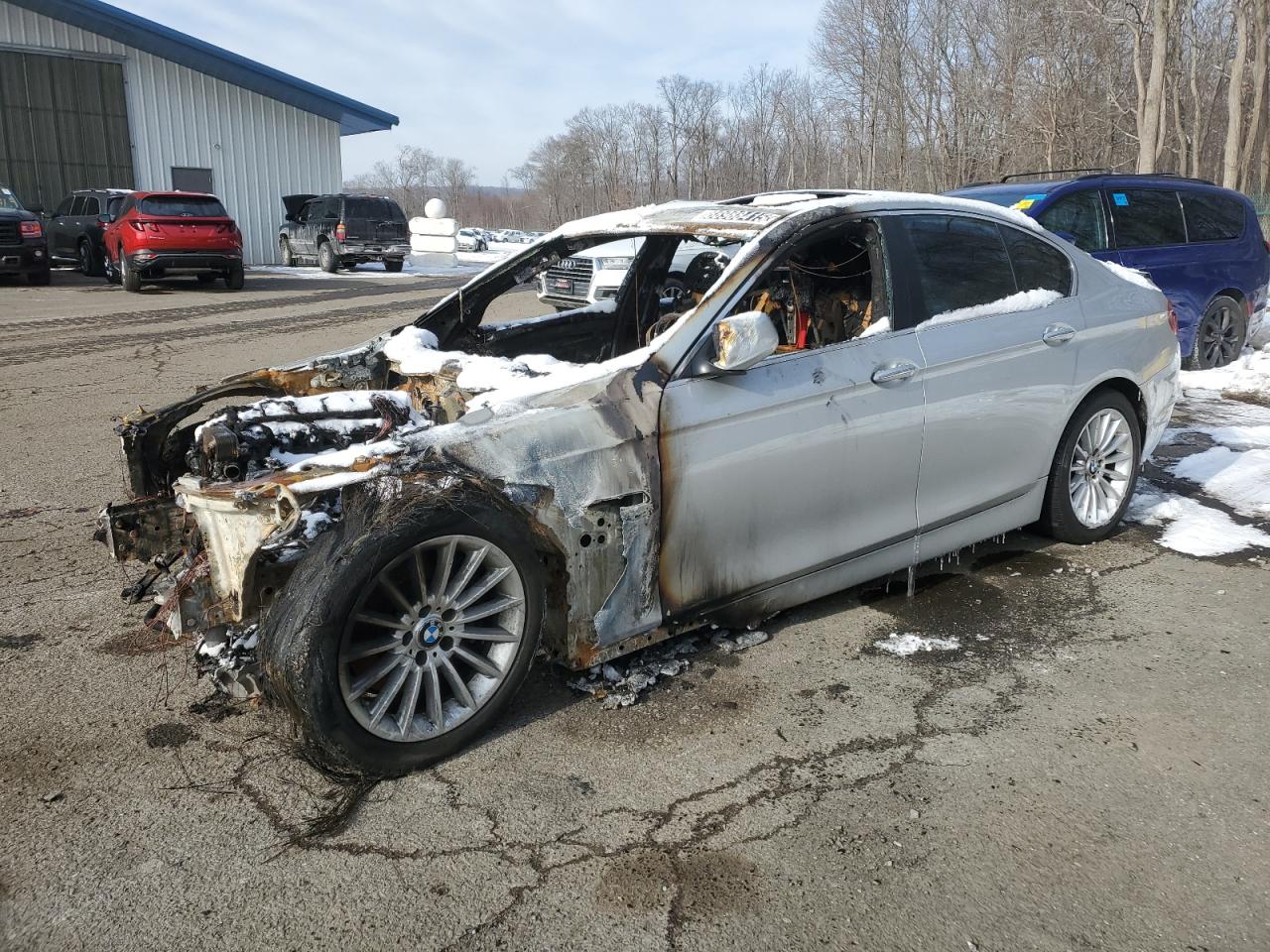 2012 Bmw 535 Xi იყიდება East Granby-ში, CT - Burn - Engine