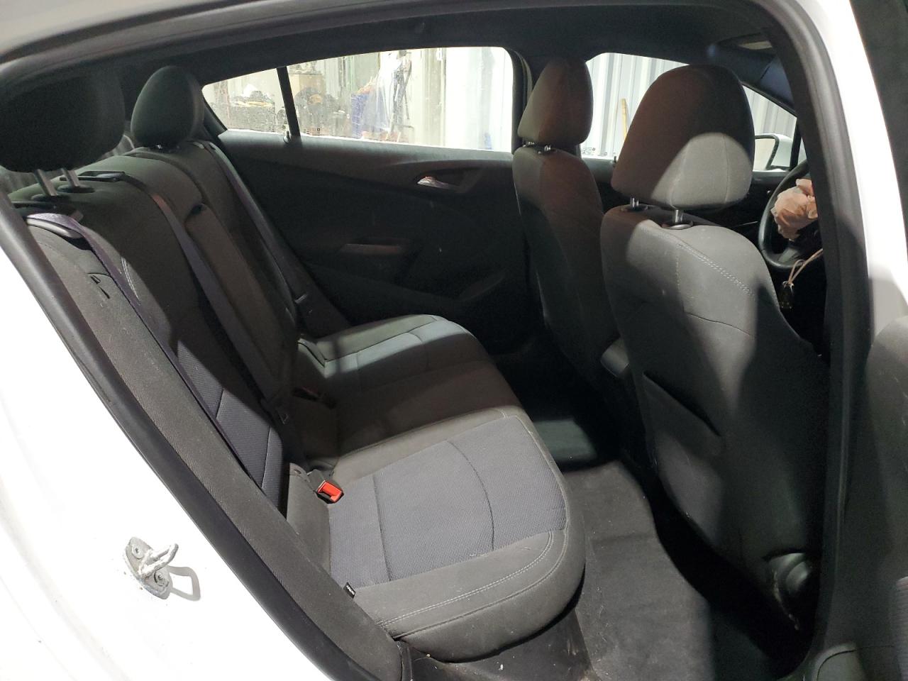 2017 Chevrolet Cruze - Image 10