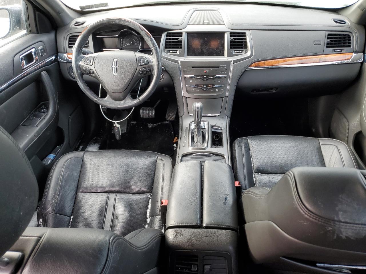 2013 Lincoln MKS - Image 8