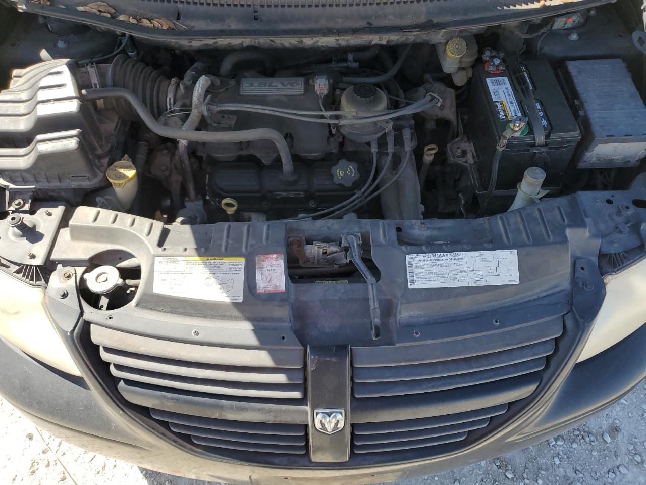 2005 Dodge Caravan - Image 12