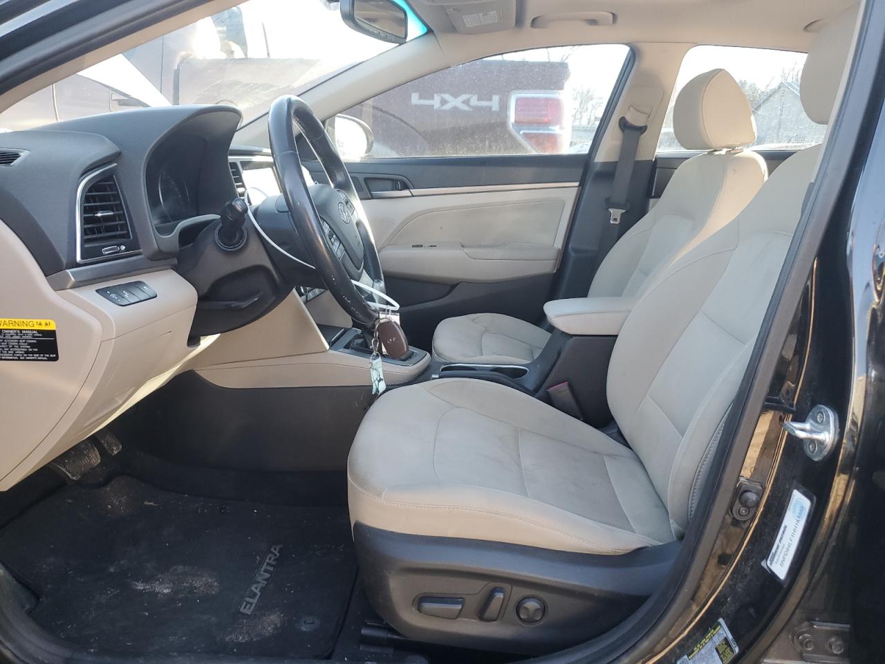 2017 Hyundai Elantra - Image 7