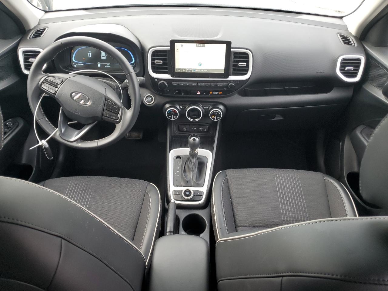 2024 Hyundai Venue - Image 8