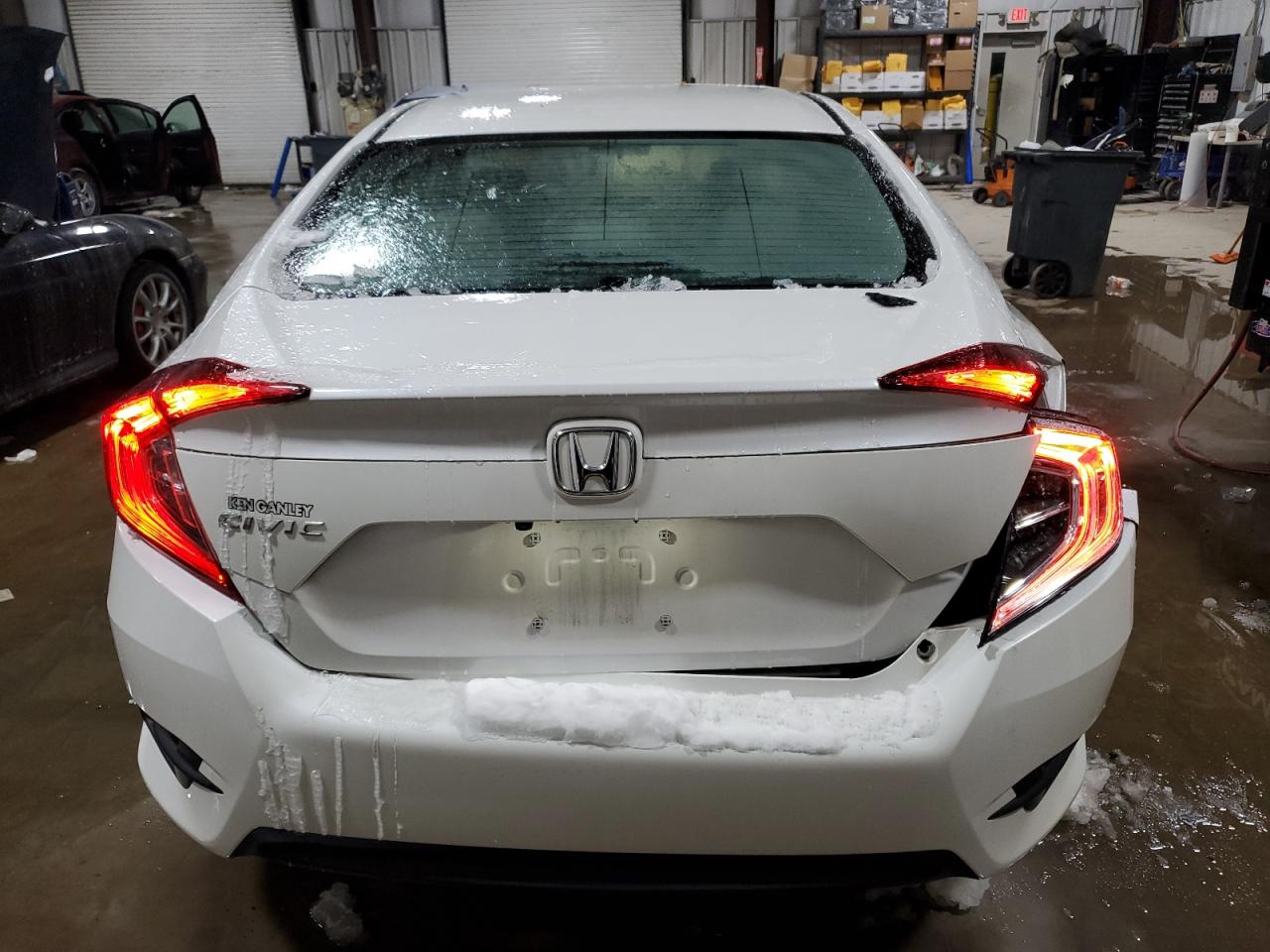 VIN 19XFC2F79GE201897 2016 HONDA CIVIC no.6