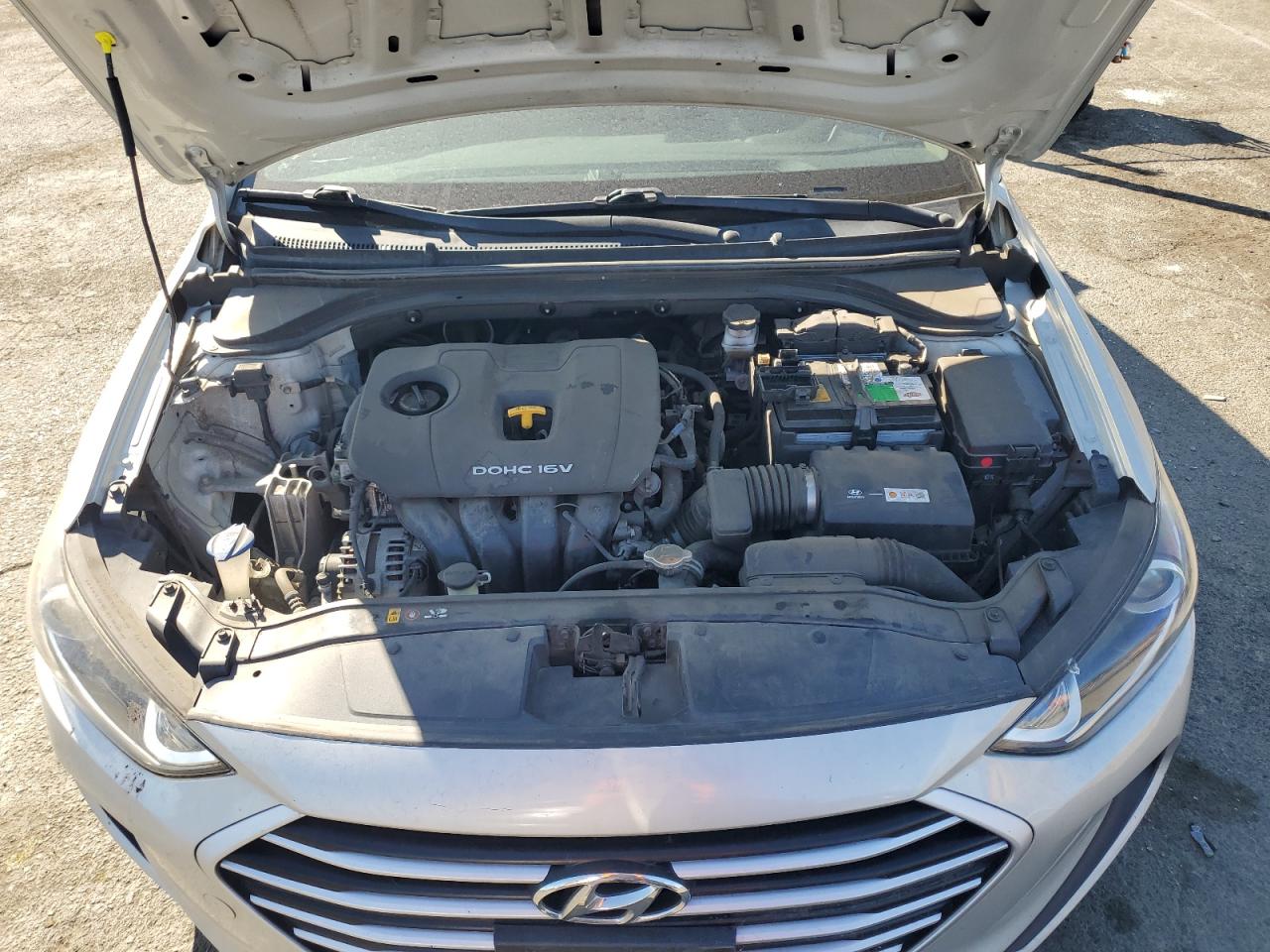 2017 Hyundai Elantra - Image 11