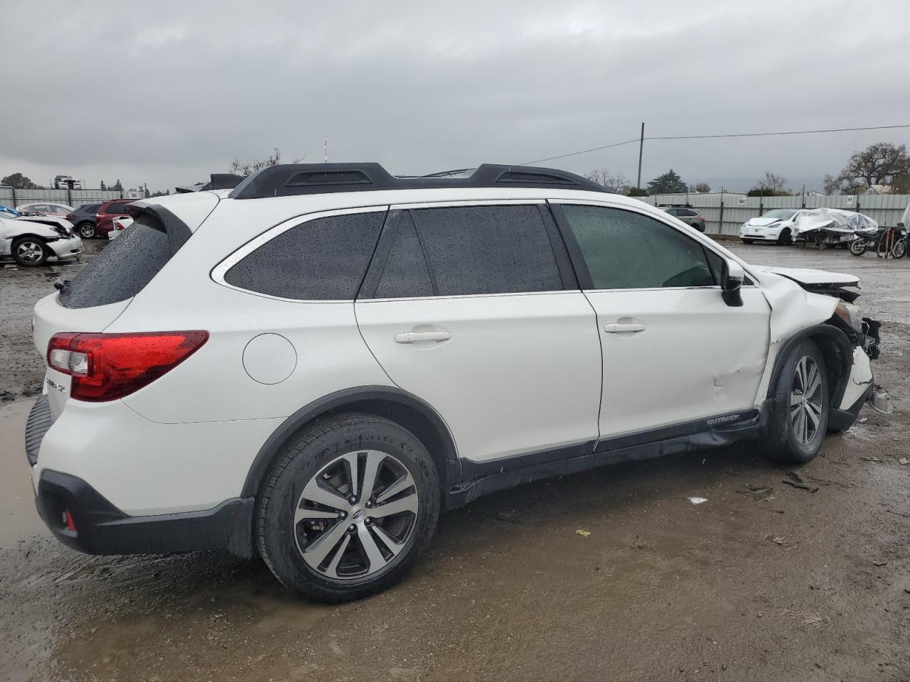 2019 Subaru Outback - Image 3