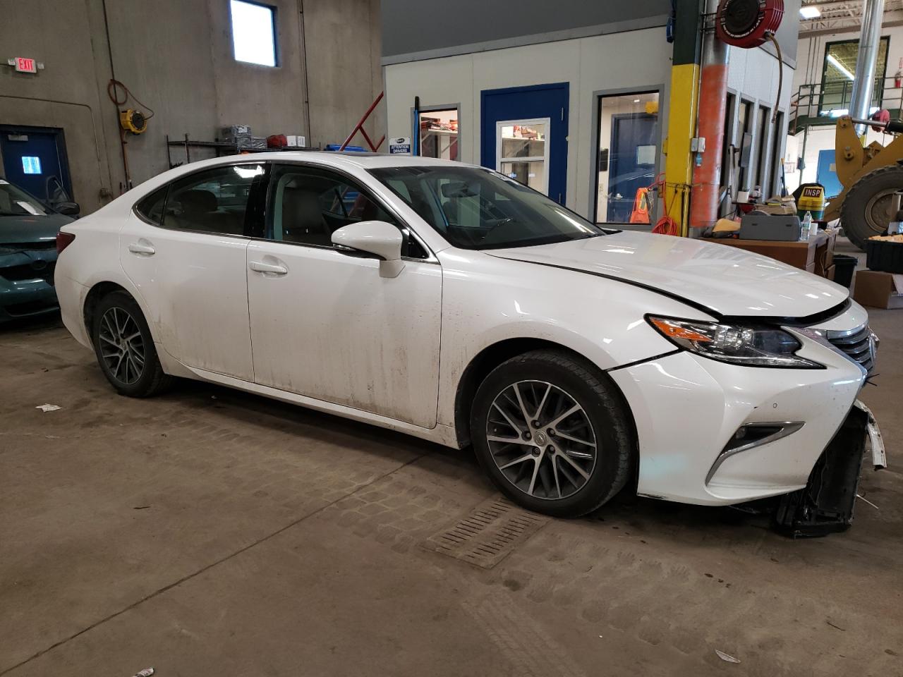 2016 Lexus ES - Image 4