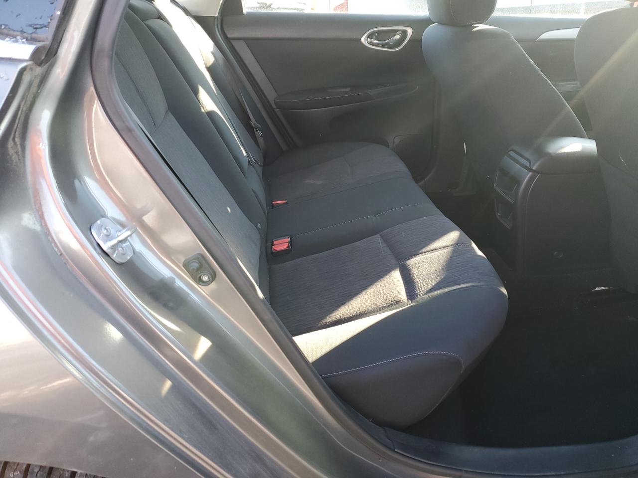 2015 Nissan Sentra - Image 10