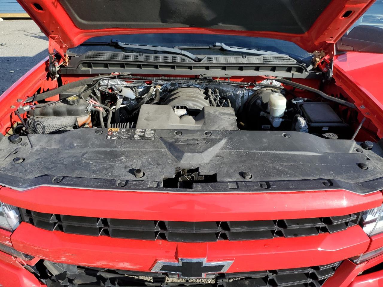 2016 Chevrolet Silverado - Image 11