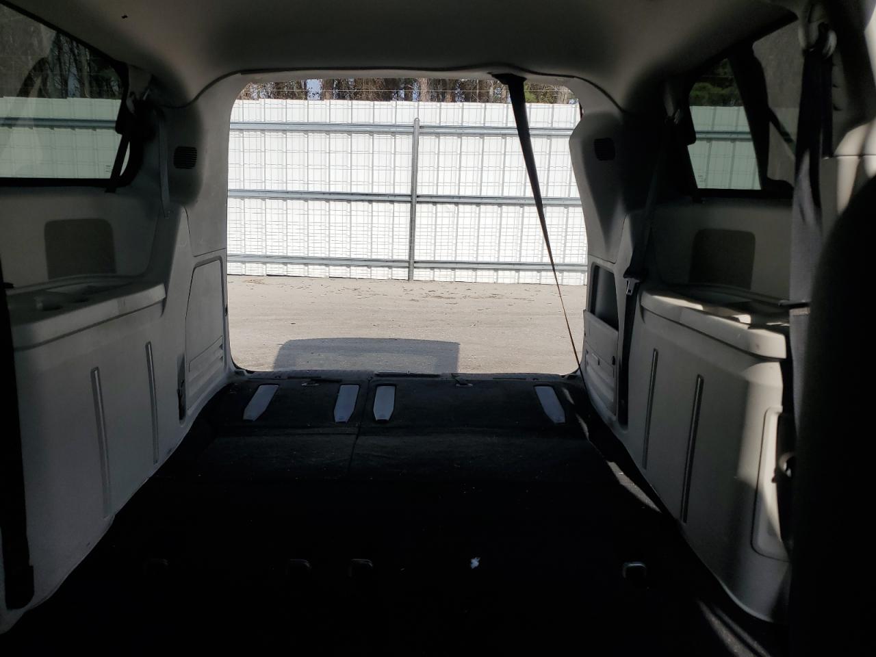 2010 Dodge Caravan - Image 10