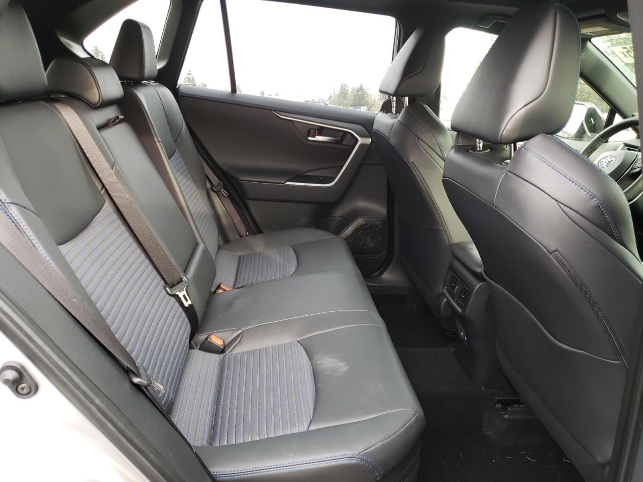 2024 Toyota RAV 4 - Image 11