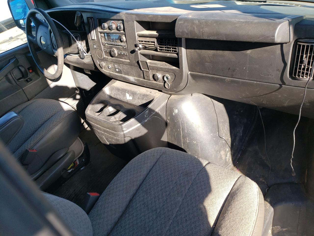 2017 Chevrolet Express - Image 8