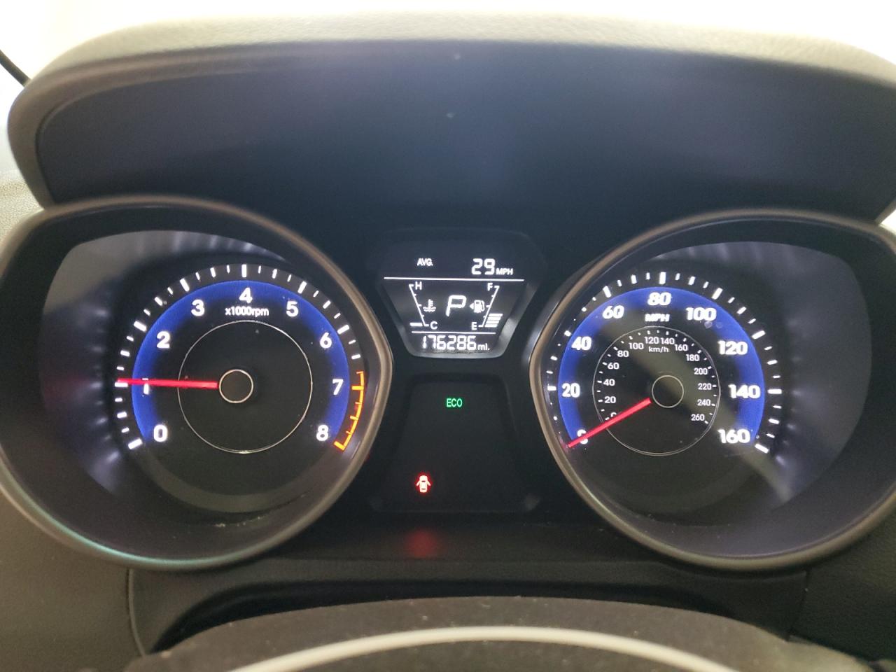 2016 Hyundai Elantra - Image 9