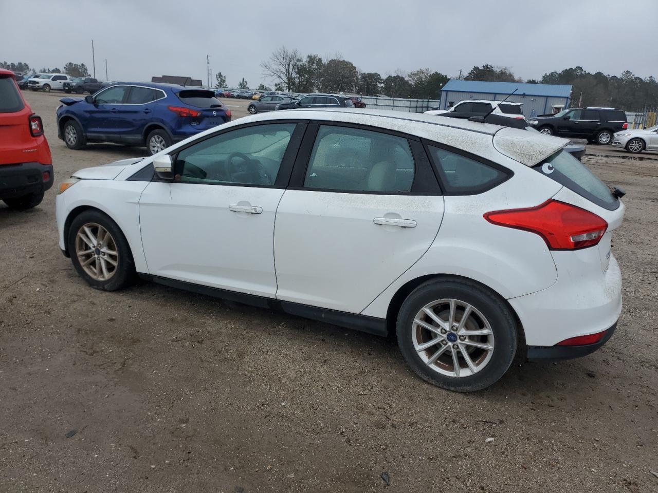 VIN 1FADP3K29FL317768 2015 FORD FOCUS no.2