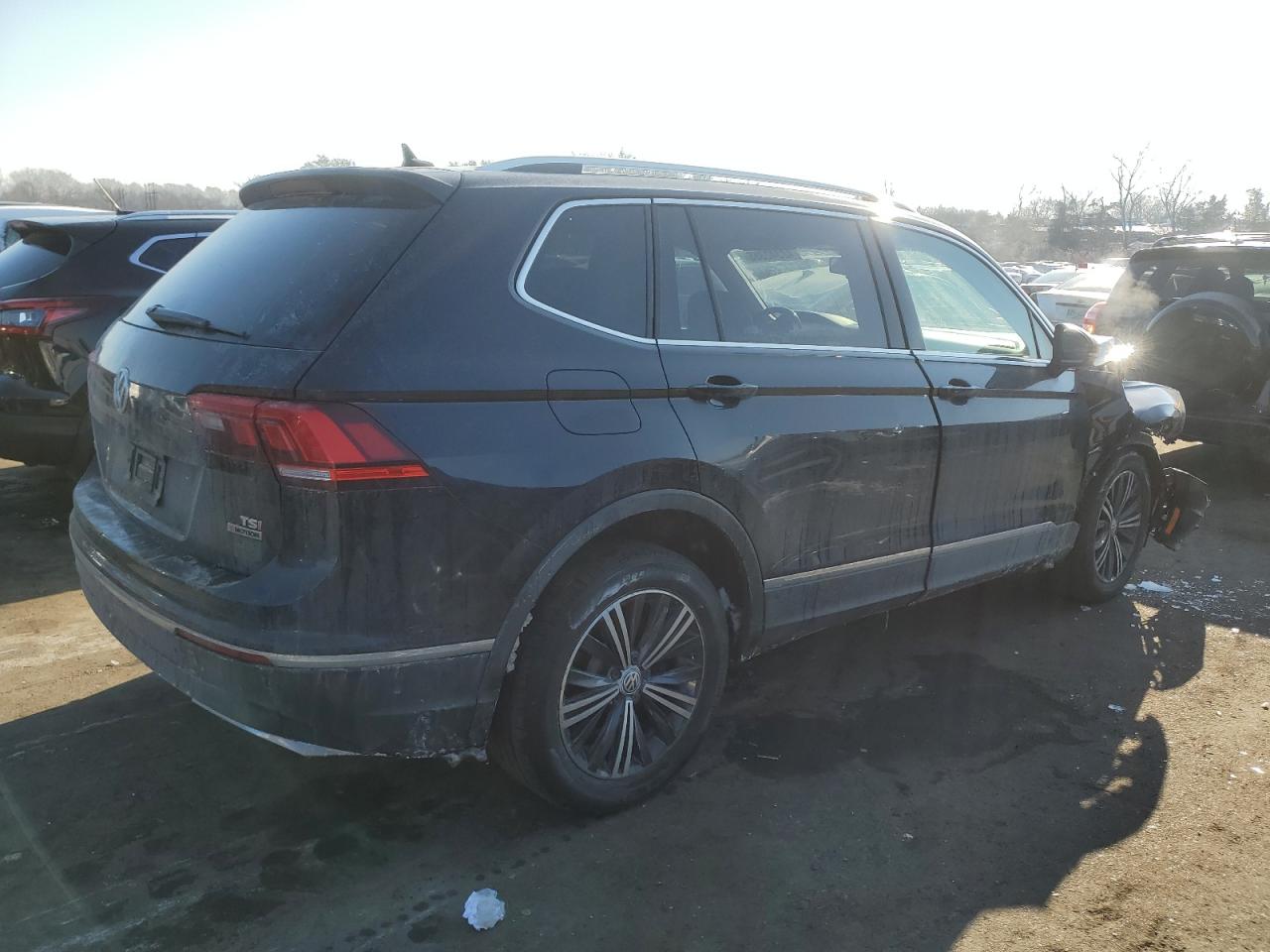 2018 Volkswagen Tiguan - Image 3