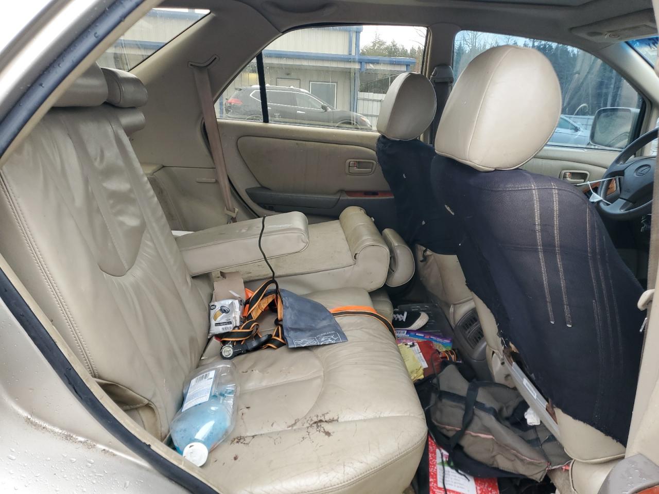 1999 Lexus RX - Image 12