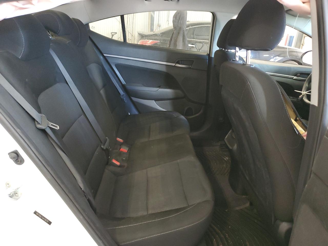 2018 Hyundai Elantra - Image 10