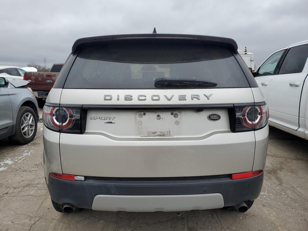 2017 Land Rover Discovery - Image 6