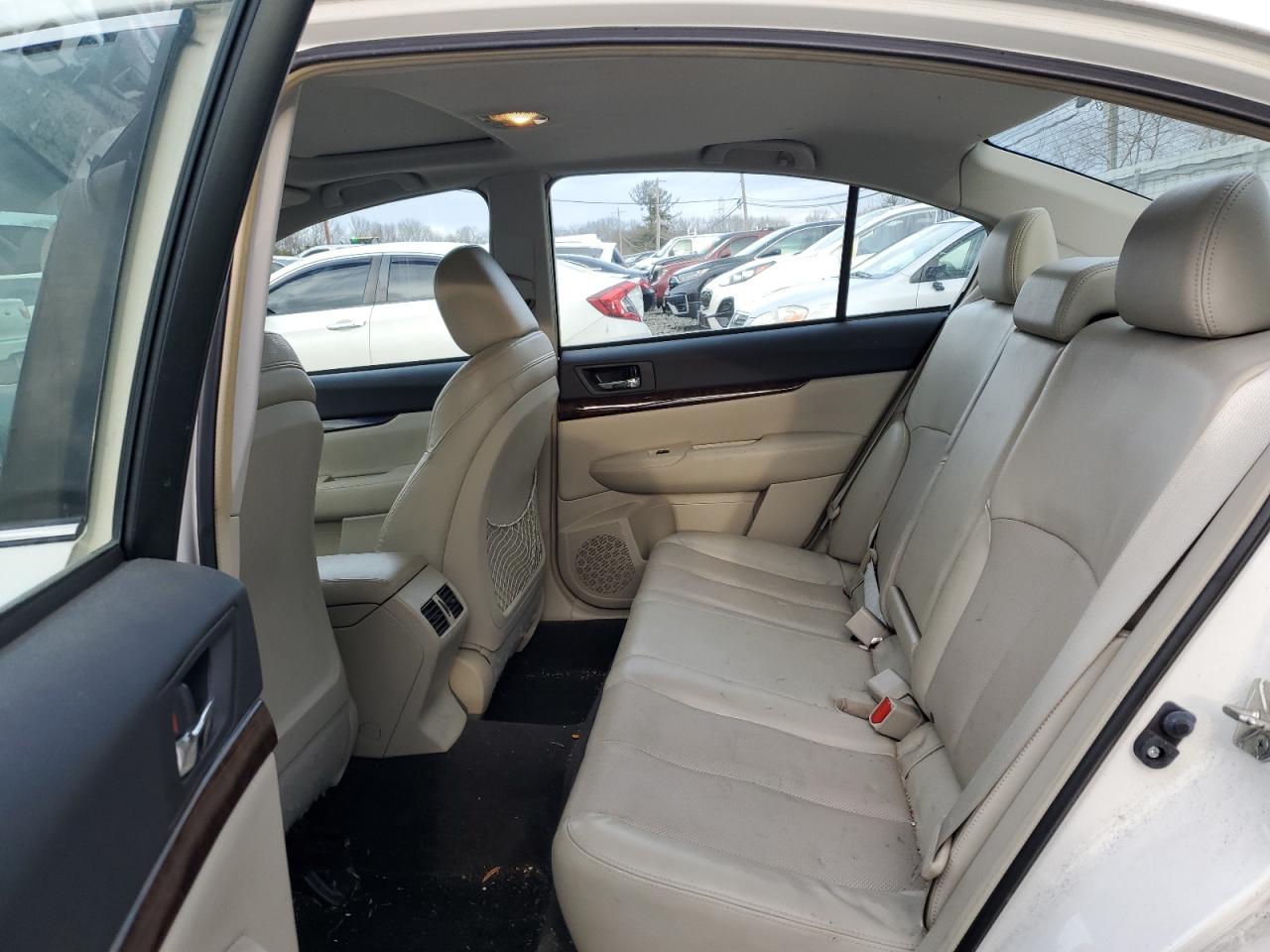 2014 Subaru Legacy - Image 10
