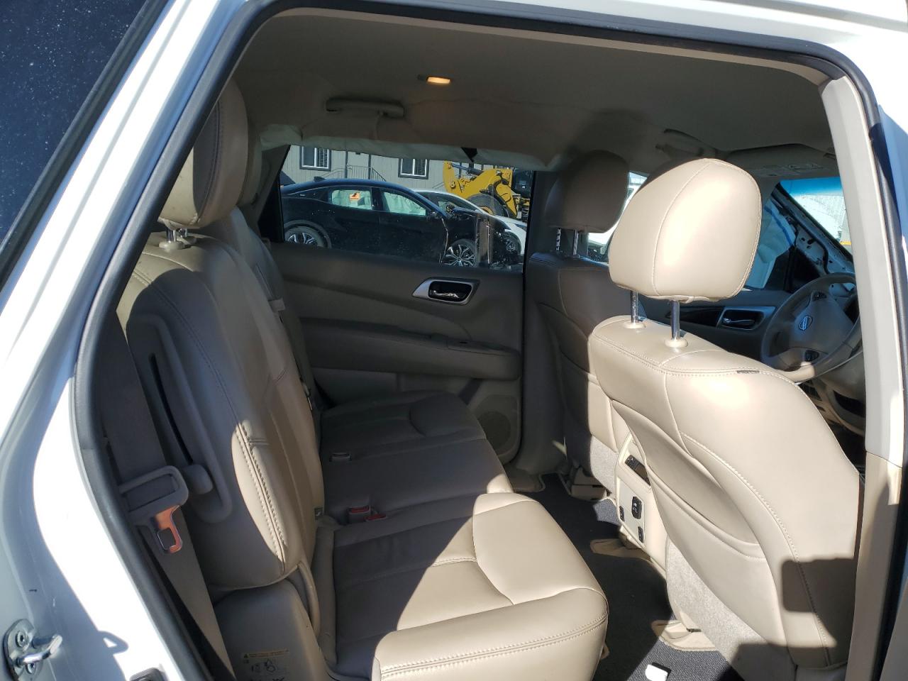 2015 Nissan Pathfinder - Image 10