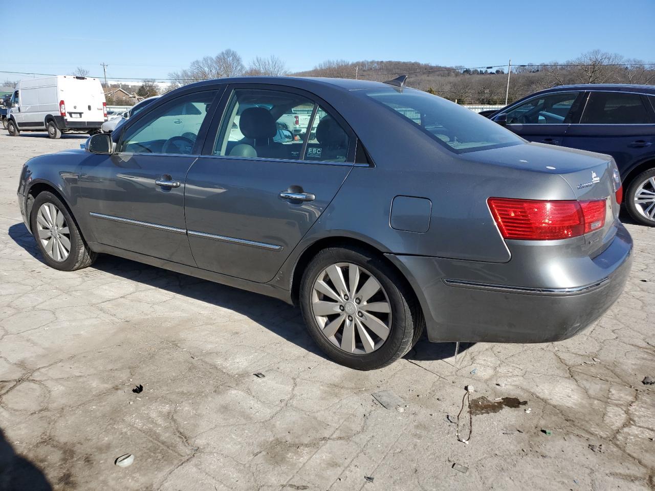 2009 Hyundai Sonata - Image 2