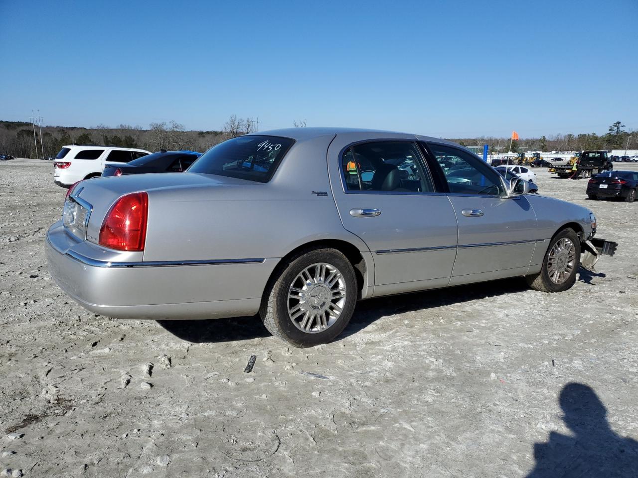 2009 Lincoln Town Car - Image 3