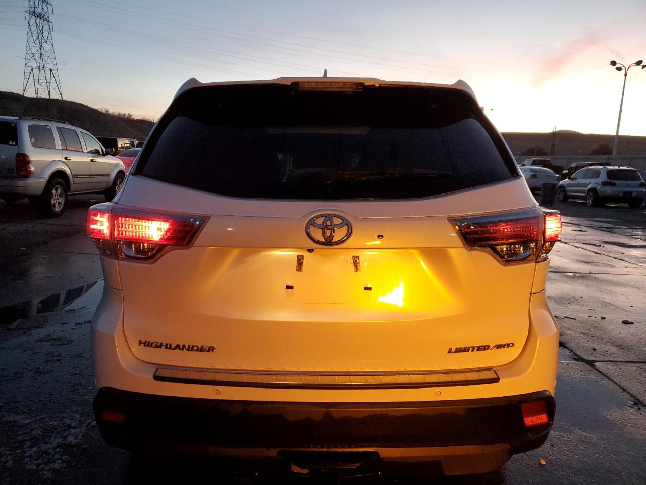 2016 Toyota Highlander - Image 6