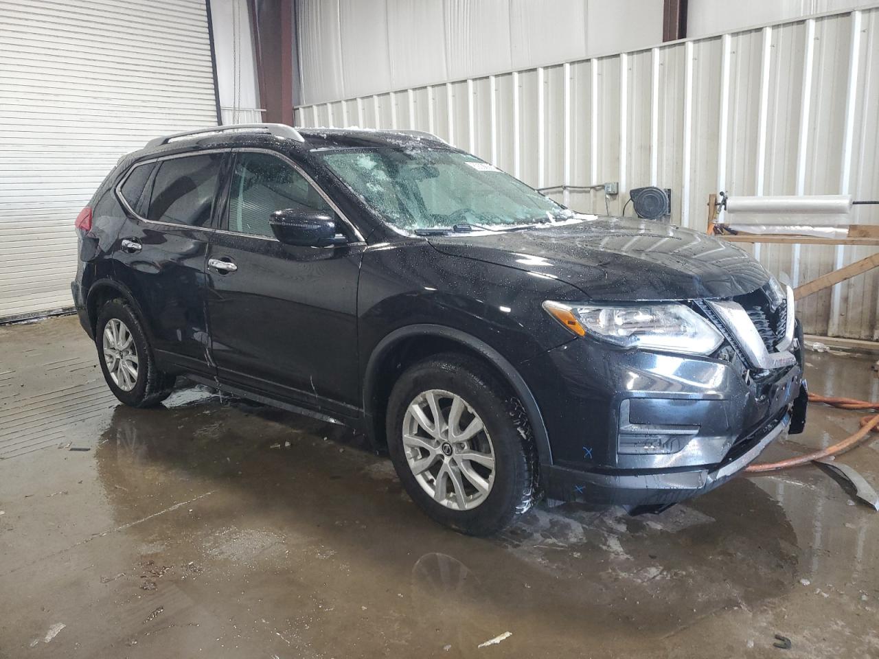 2017 Nissan Rogue - Image 4