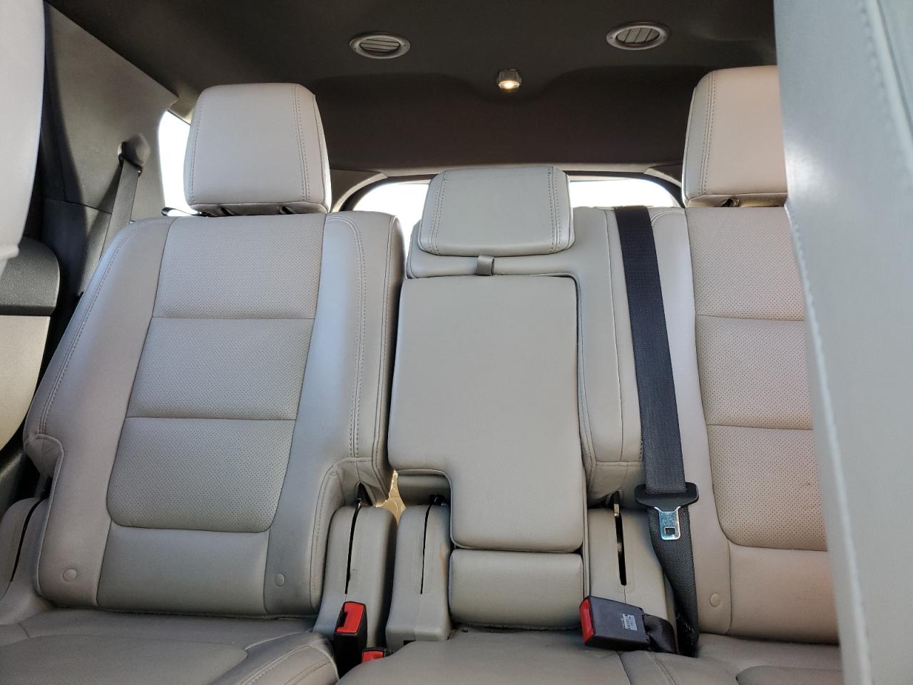 2011 Ford Explorer - Image 10