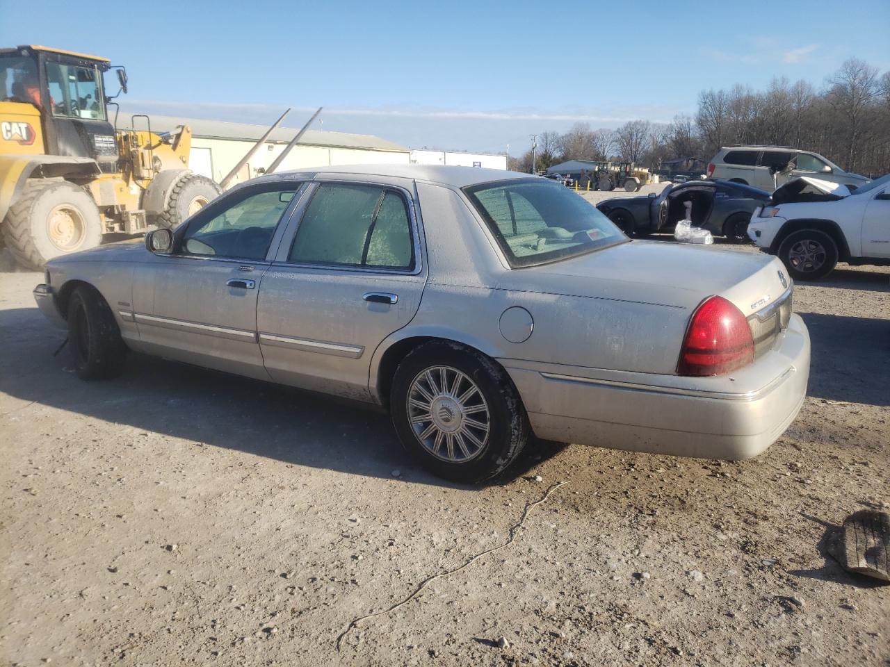 2009 Mercury Grand Marquis - Image 2