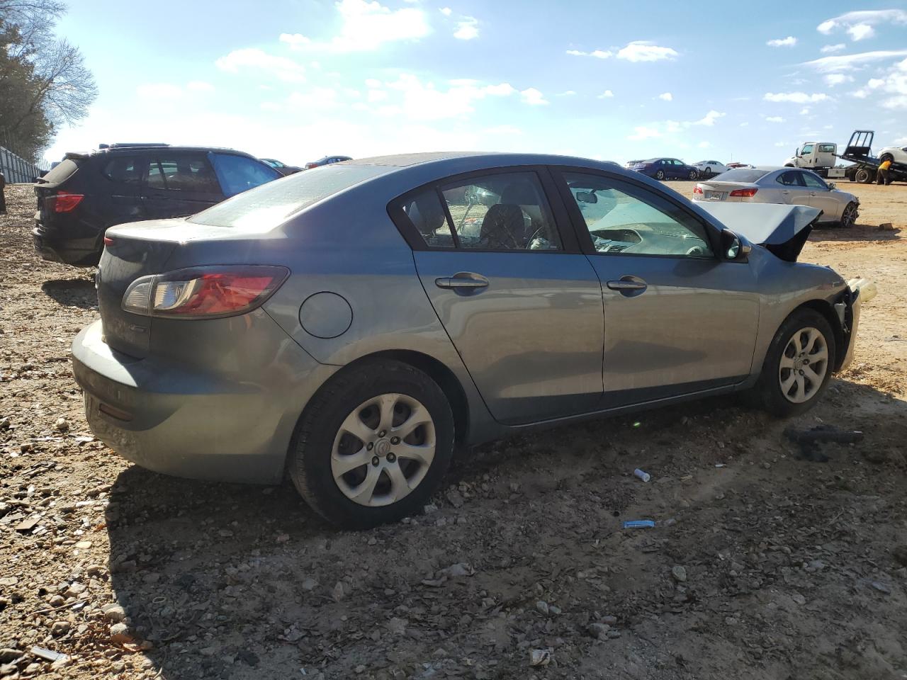2013 Mazda 3 - Image 3