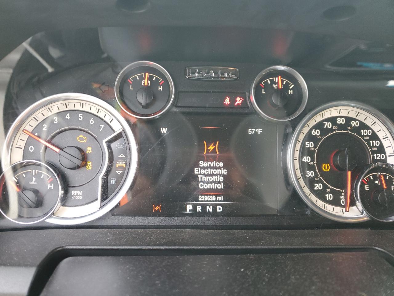 2016 RAM 1500 - Image 9