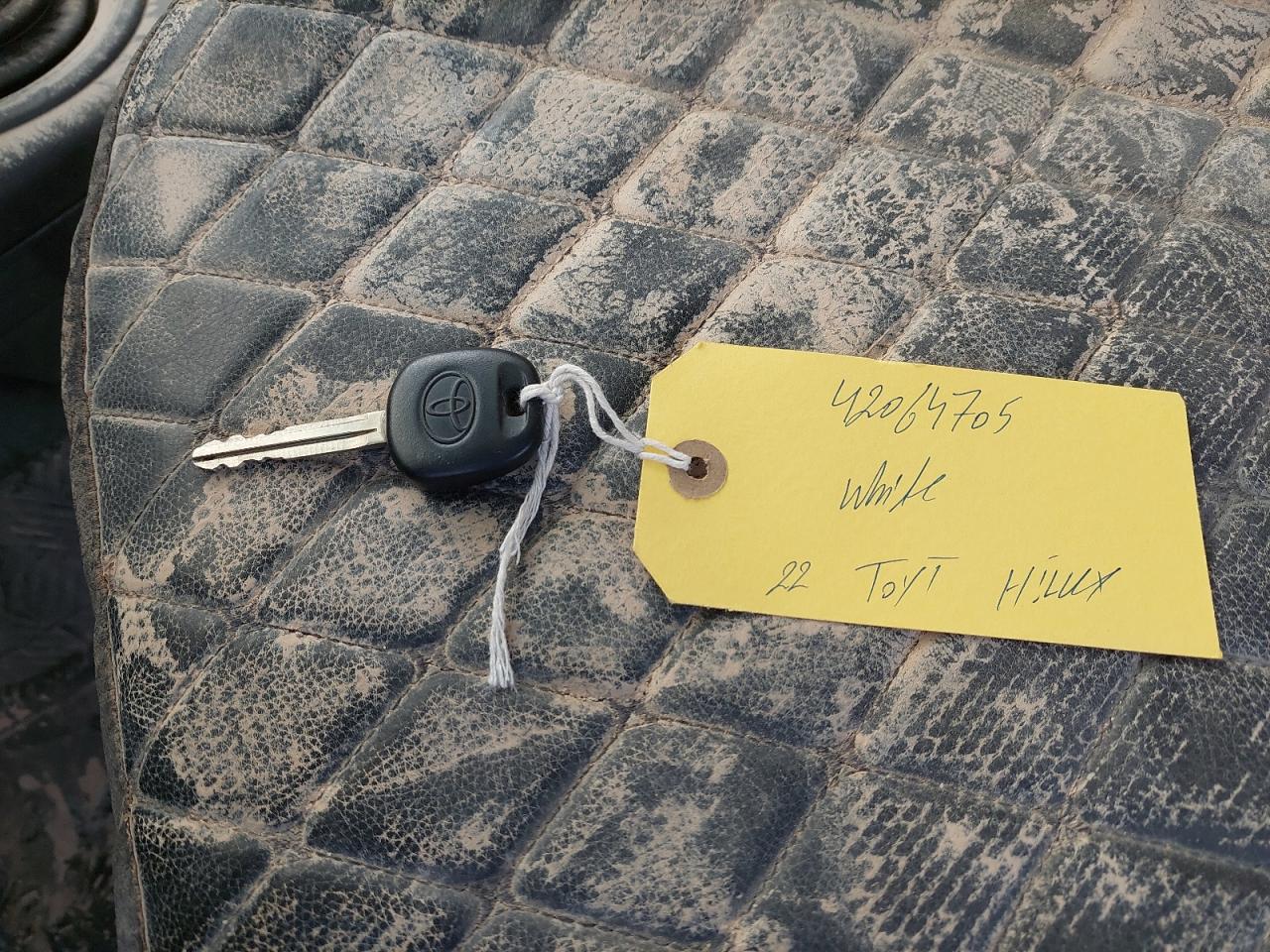 MR0CX9CD1N4038060 - 2022 TOYOTA HILUX - #42064705