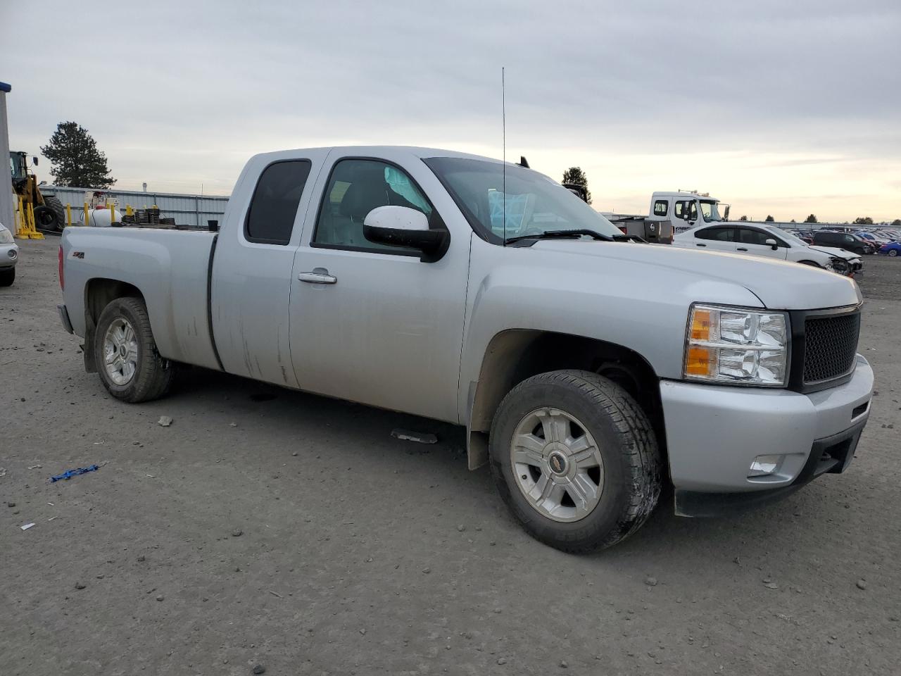 2012 Chevrolet Silverado - Image 4