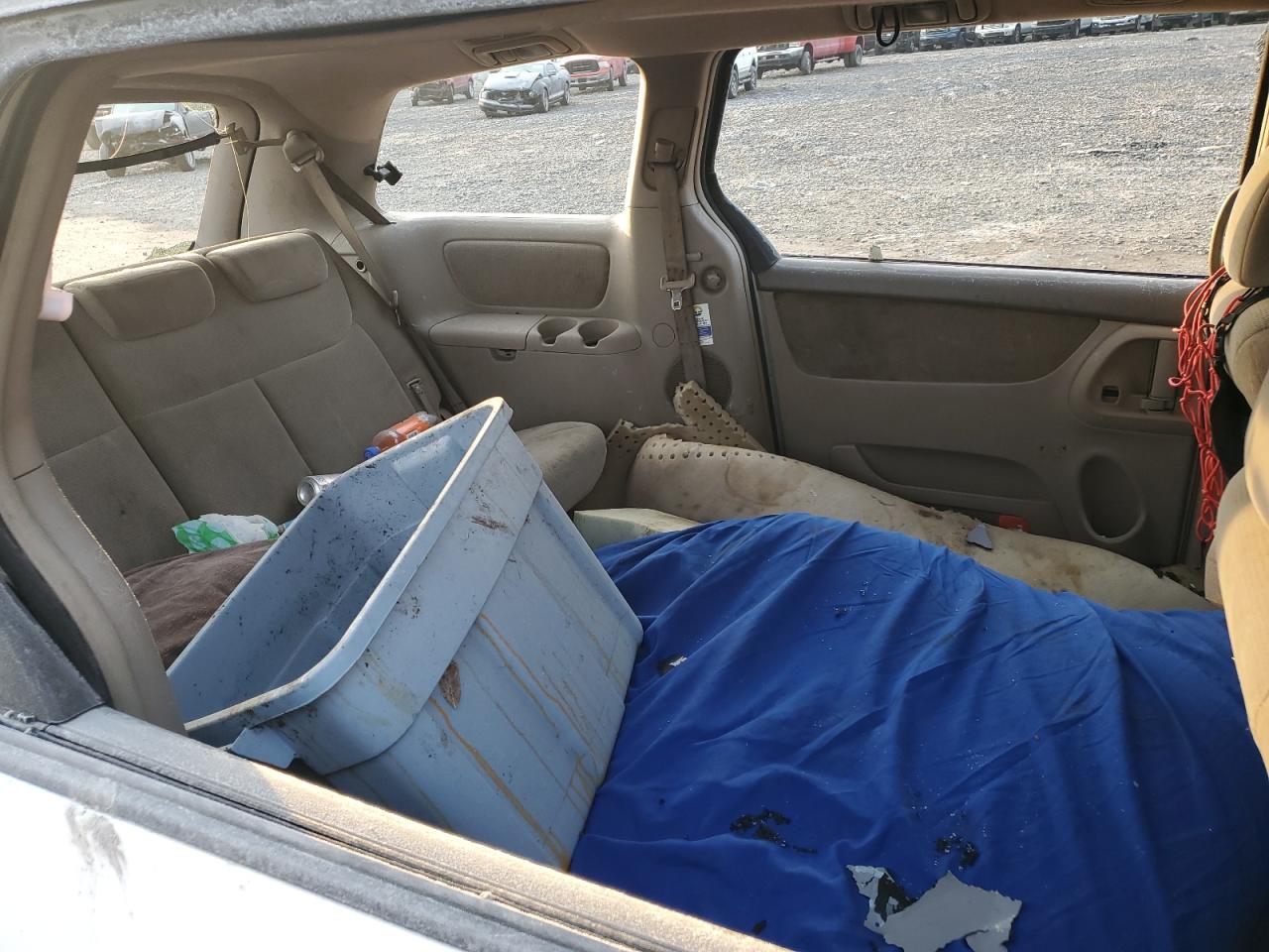 2005 Toyota Sienna - Image 11
