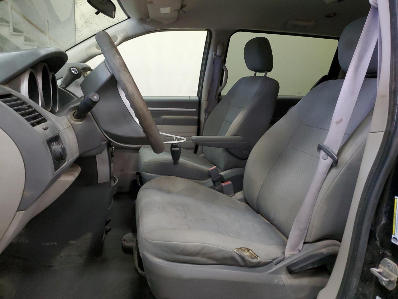 2010 Dodge Caravan - Image 7