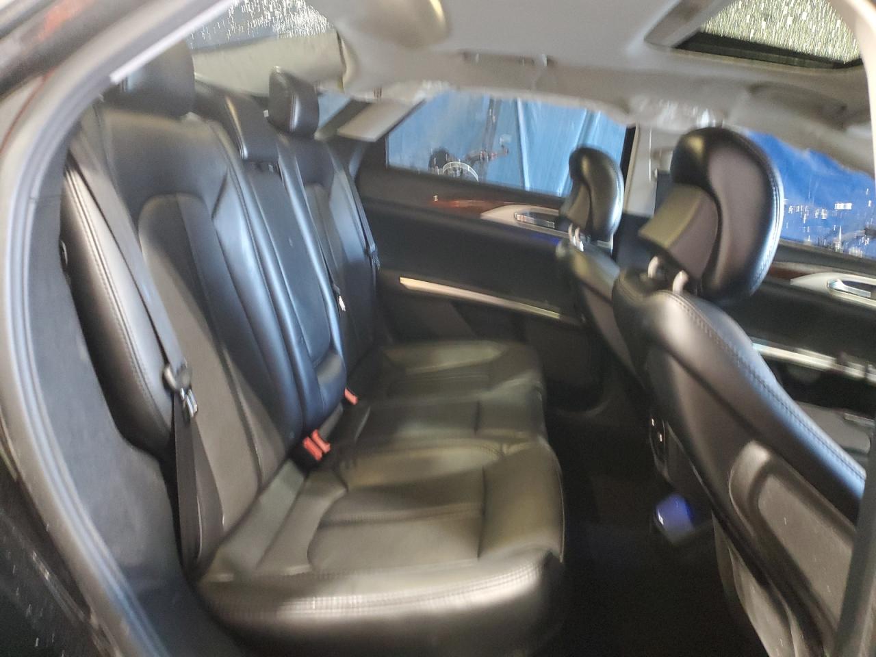 2016 Lincoln MKZ - Image 10