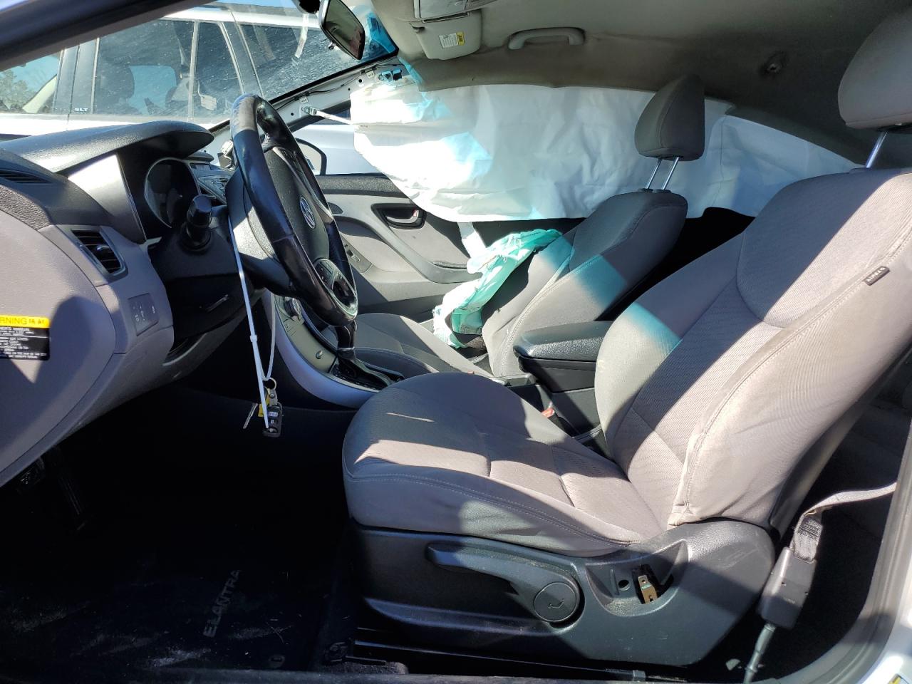 2014 Hyundai Elantra - Image 7