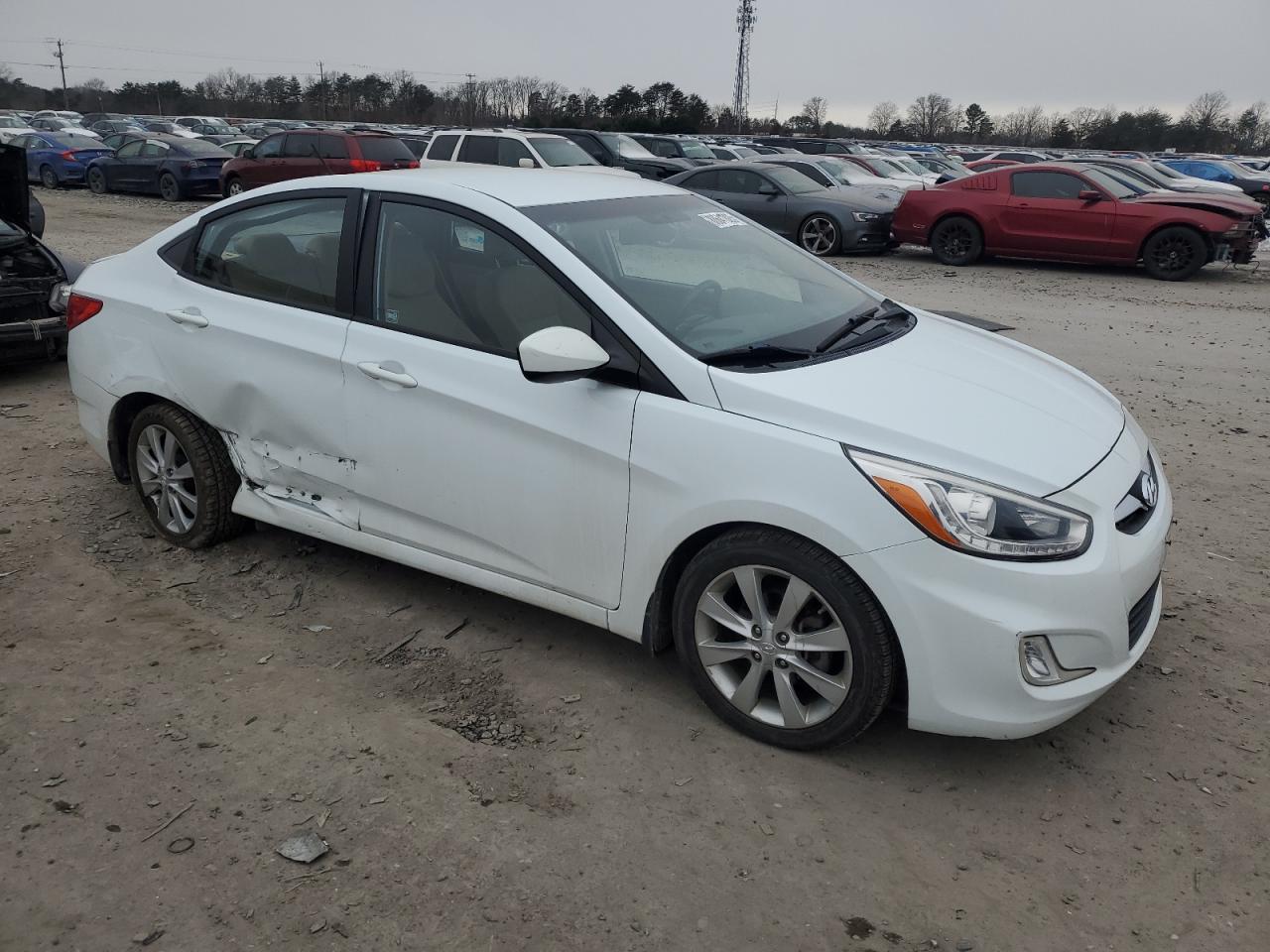2014 Hyundai Accent - Image 4