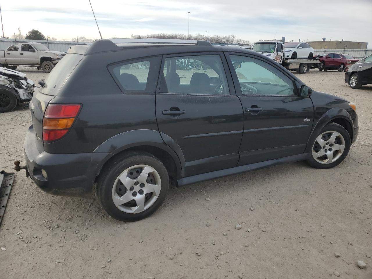2006 Pontiac Vibe - Image 3