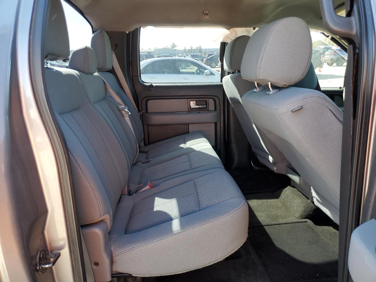 2014 Ford F-150 - Image 10