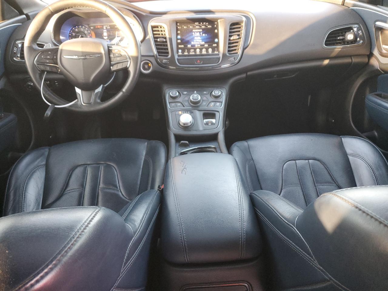 2016 Chrysler 200 - Image 8