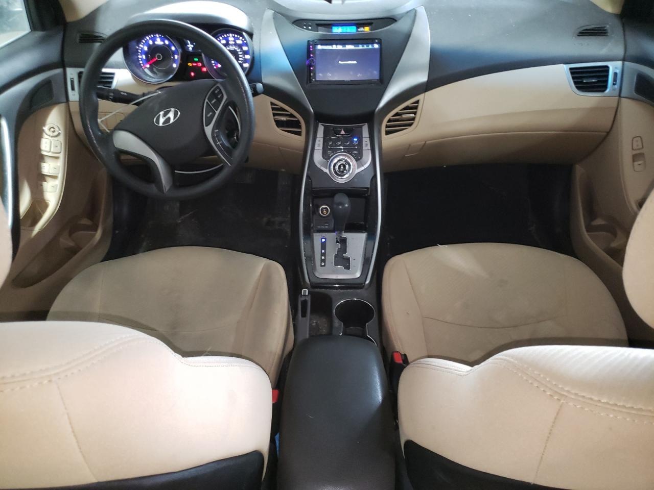 2013 Hyundai Elantra - Image 8