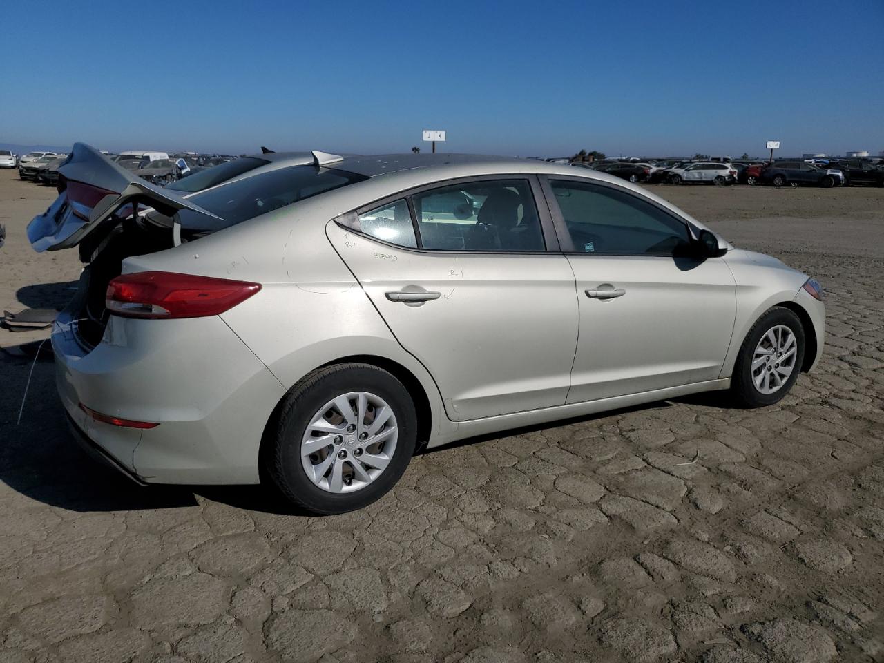 2017 Hyundai Elantra - Image 3
