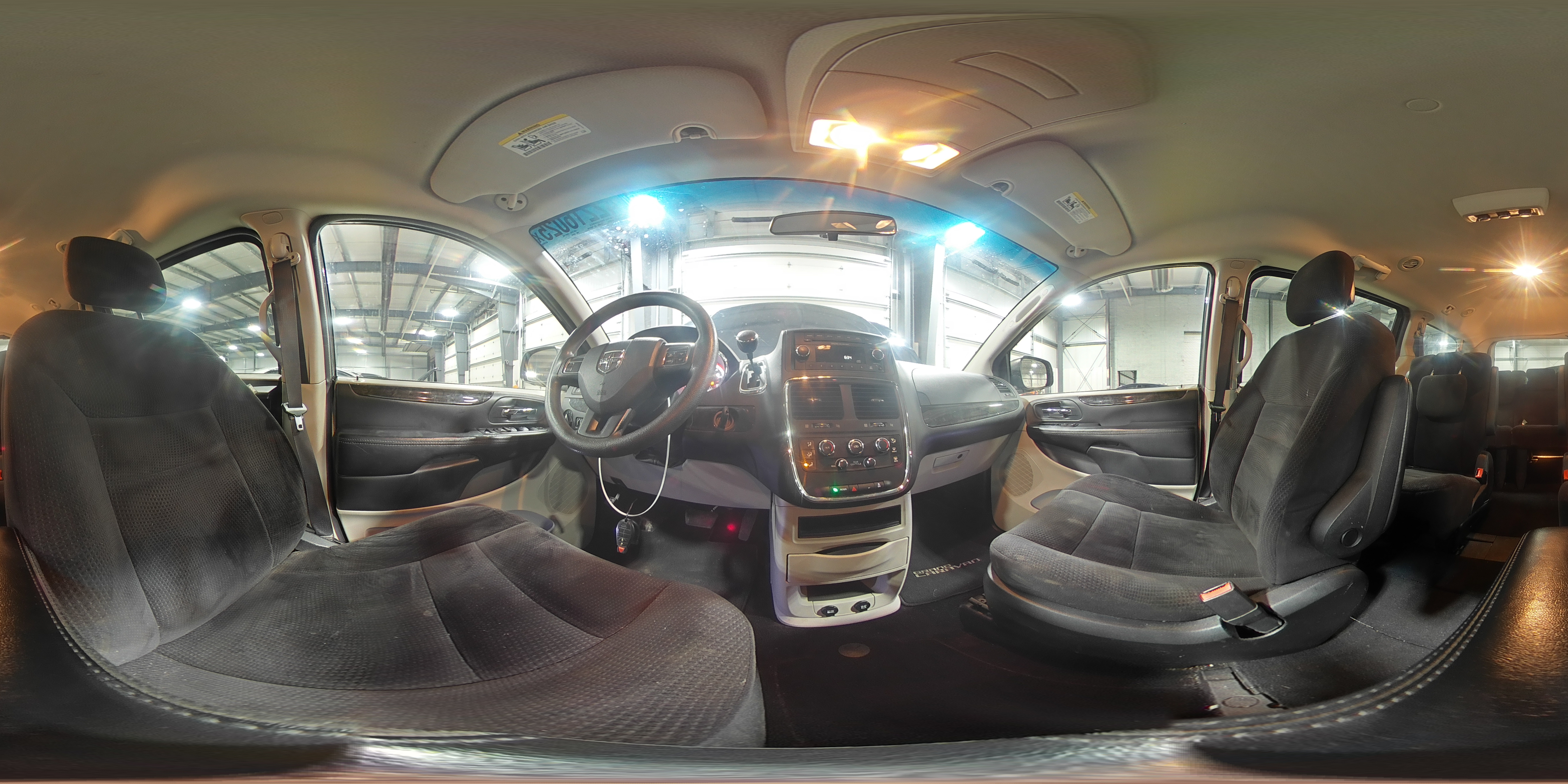 2014 Dodge Caravan - Image 16